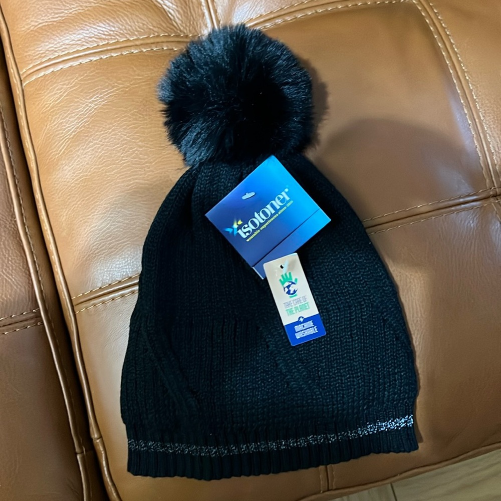 NWT Isotoner Women's Chenille Hat with Faux Fur Pom - Picture 1 of 3
